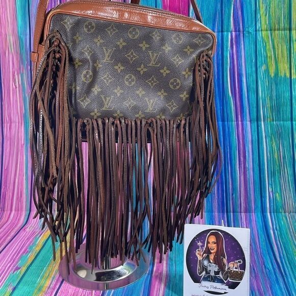 🔷️Louis Vuitton Vintage Boho Bag with Fringe - Picture 2 of 9